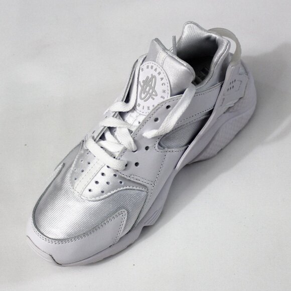 Nike Shoes - NIKE AIR WOMEN'S WHITE HUARACHE SNEAKER WMN US 7/ MEN US 5.5/EUR38
